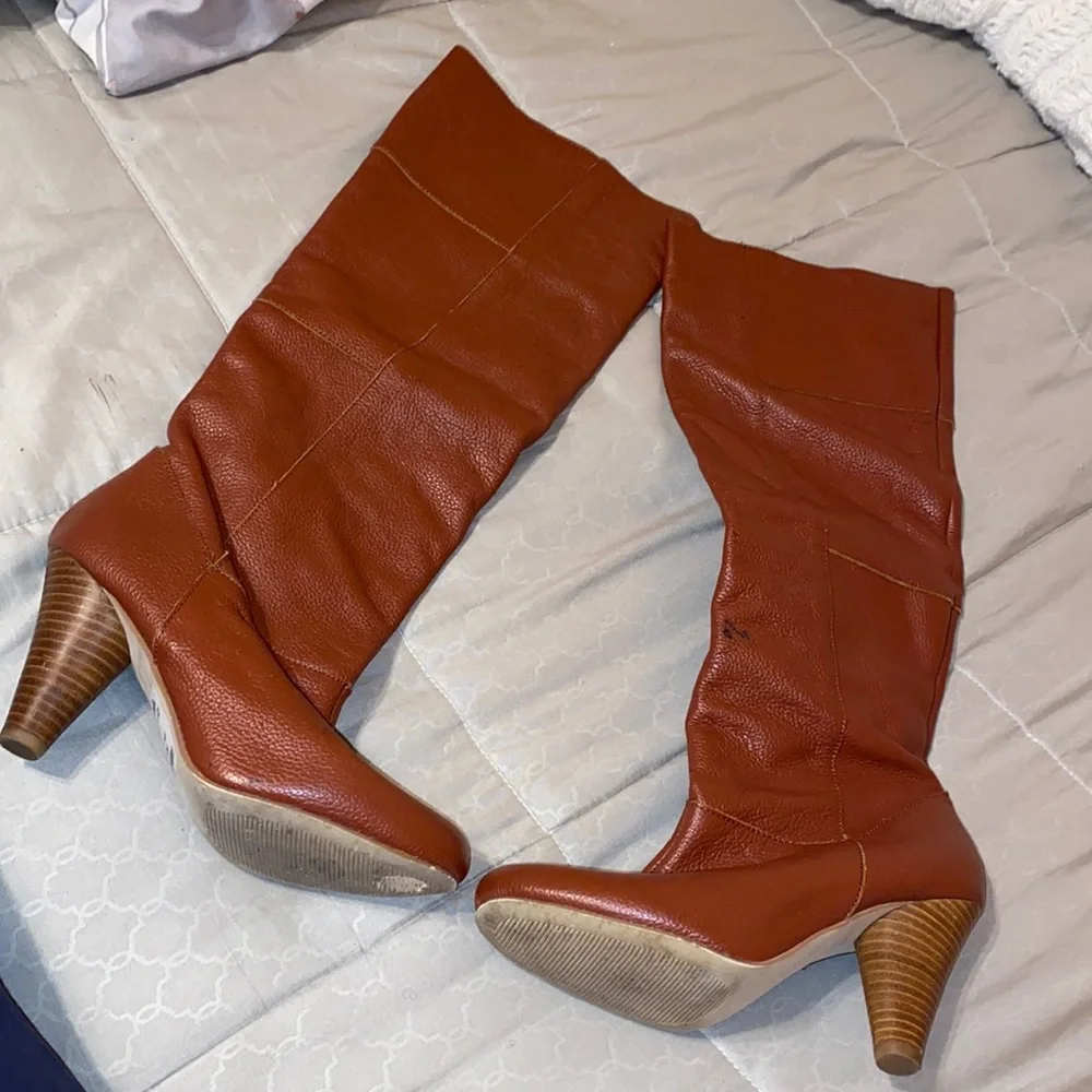 Boots 🤎 - Picture 1 of 8